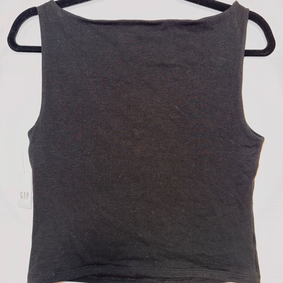 Gap boat neck tank NWT - Picture 2 of 3